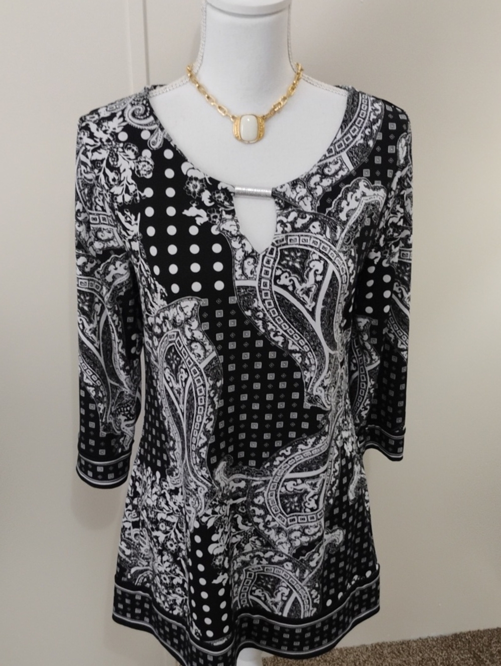 White House Black Market Black & White Paisley Keyhole Mini Dress